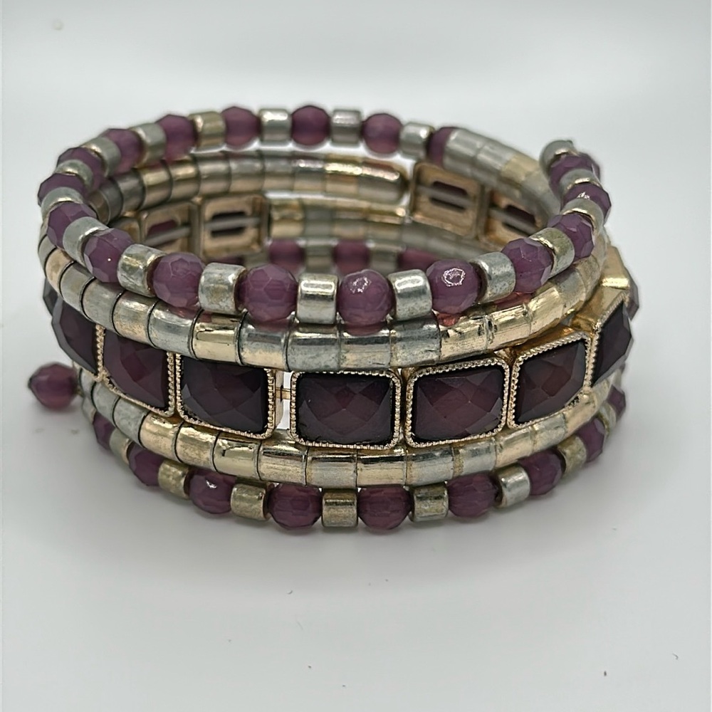 Purple sparkling coiled fashion bracelet